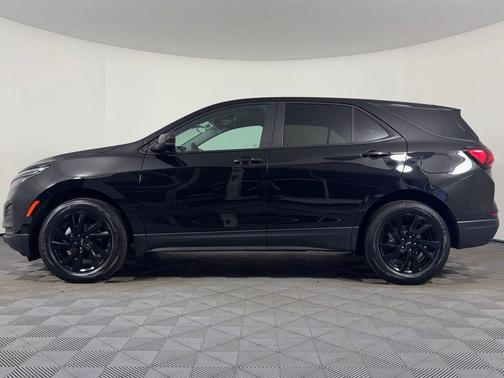 Mosaic Black Metallic 2024 Chevrolet Equinox LS