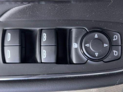 Summit White 2022 Buick Envision FWD Preferred