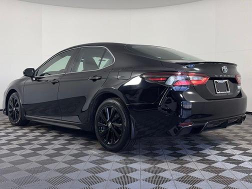 Midnight Black Metallic 2024 Toyota Camry SE
