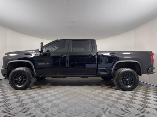 Black 2024 Chevrolet Silverado 2500 4WD Crew Cab Standard Bed ZR2