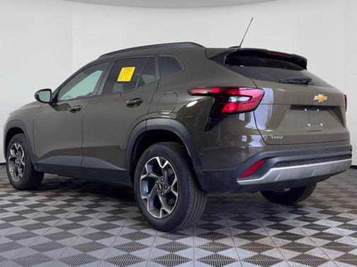 Harvest Bronze Metallic 2024 Chevrolet Trax LT