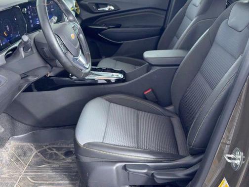 Harvest Bronze Metallic 2024 Chevrolet Trax LT