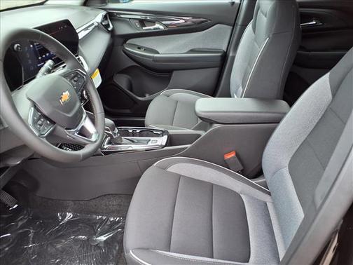 Mosaic Black Metallic 2026 Chevrolet Trailblazer LT