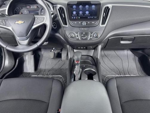 2022 Chevrolet Malibu FWD RS