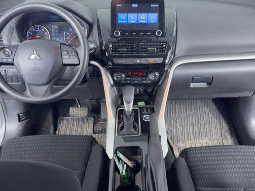 Alloy Silver Metallic 2025 Mitsubishi Eclipse Cross LE