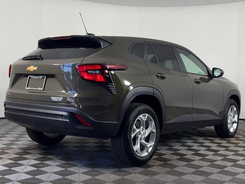 Harvest Bronze Metallic 2024 Chevrolet Trax LS