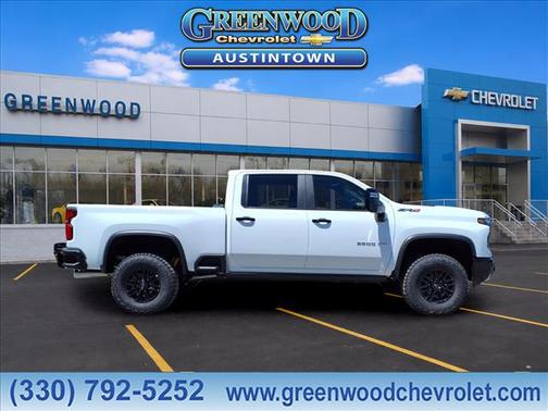 Summit White 2026 Chevrolet Silverado 2500 Crew Cab, Standard Bed, XR2, 4WD
