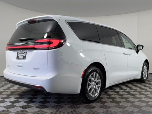 2025 Chrysler Pacifica L