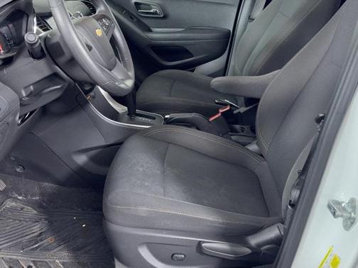 2022 Chevrolet Trax LS