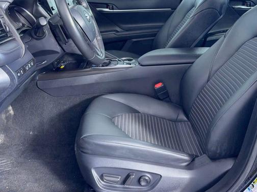 Midnight Black Metallic 2024 Toyota Camry SE
