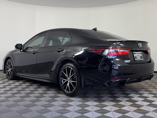 Midnight Black Metallic 2024 Toyota Camry SE