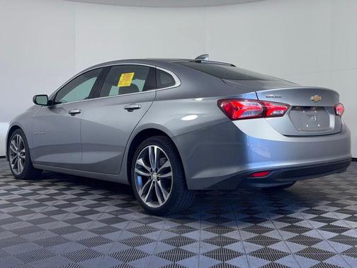 Sterling Gray Metallic 2023 Chevrolet Malibu FWD 2LT