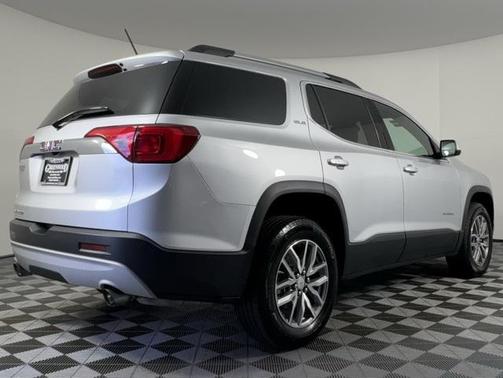 2017 GMC Acadia SLE-2