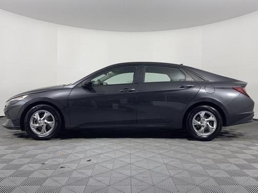 2021 Hyundai ELANTRA SE