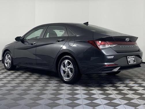2021 Hyundai ELANTRA SE