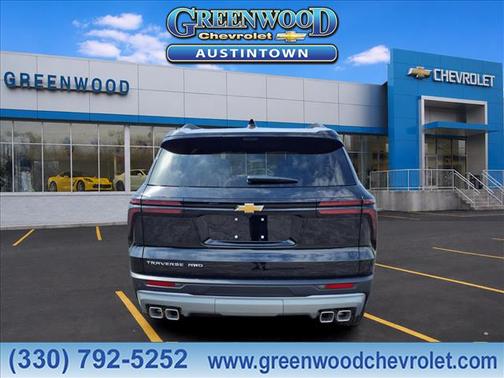 Mosaic Black Metallic 2026 Chevrolet Traverse LT