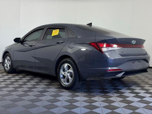 Ecotronic Gray 2023 Hyundai ELANTRA SE