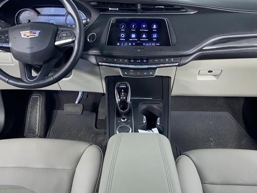 2021 Cadillac XT4 Premium Luxury