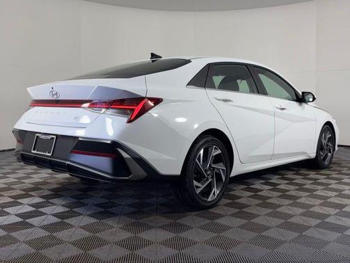 2025 Hyundai ELANTRA SEL
