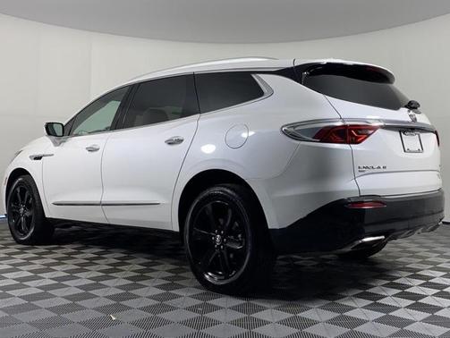 2023 Buick Enclave Essence AWD