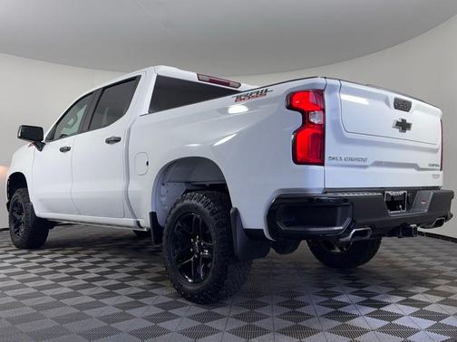 Summit White 2021 Chevrolet Silverado 1500 Custom Trail Boss