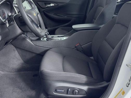 Summit White 2024 Chevrolet Malibu 1LT