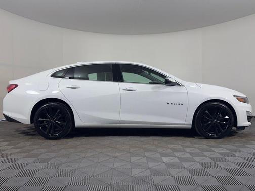 Summit White 2024 Chevrolet Malibu 1LT