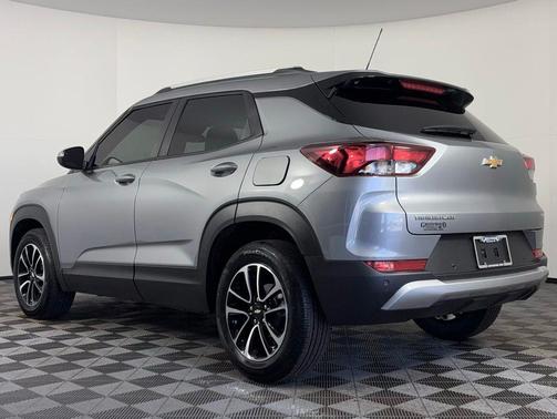 Sterling Gray Metallic 2024 Chevrolet Trailblazer LT