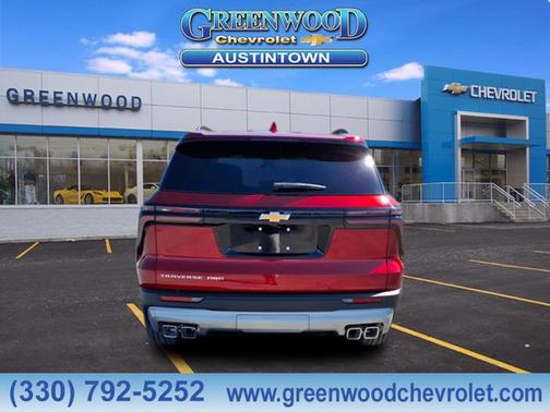 Radiant Red Tintcoat 2026 Chevrolet Traverse LT
