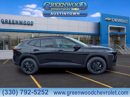 Mosaic Black Metallic 2026 Chevrolet Trax LT