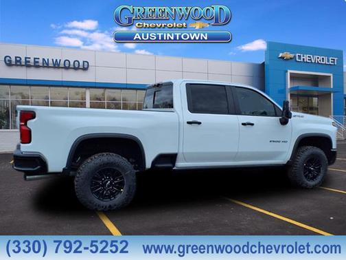 Summit White 2026 Chevrolet Silverado 2500 Crew Cab, Standard Bed, XR2, 4WD