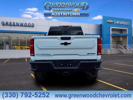 Summit White 2026 Chevrolet Silverado 2500 Crew Cab, Standard Bed, XR2, 4WD
