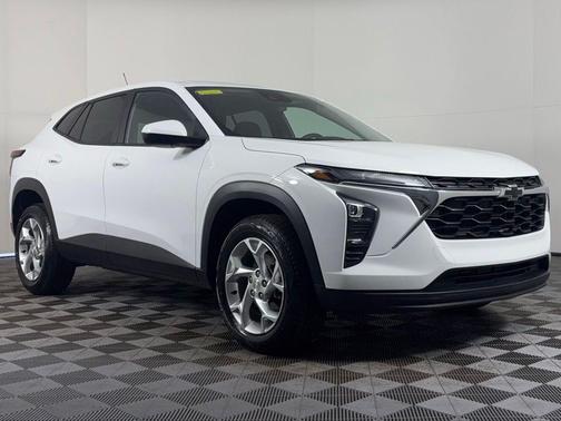 Summit White 2024 Chevrolet Trax LS