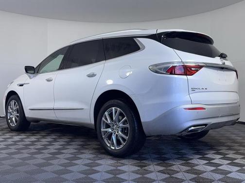 2023 Buick Enclave Essence AWD