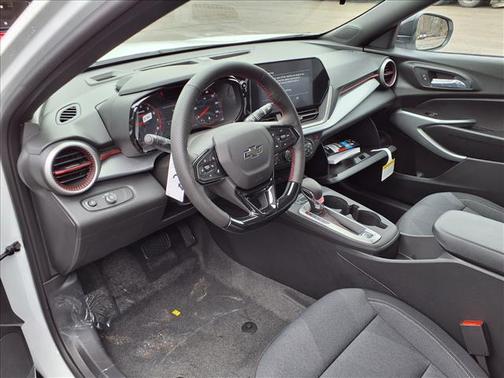 Summit White 2026 Chevrolet Trax FWD 1RS