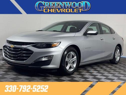 Silver Ice Metallic 2022 Chevrolet Malibu FWD LT