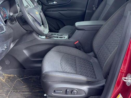 Radiant Red Tintcoat 2023 Chevrolet Equinox 1LT