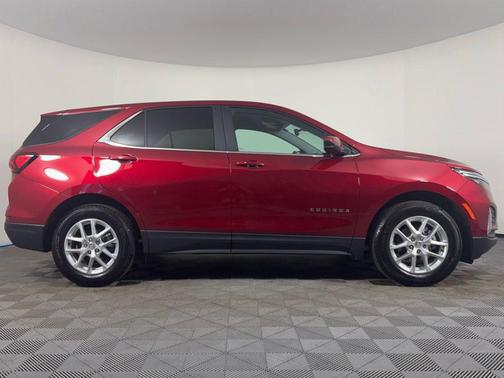 Radiant Red Tintcoat 2023 Chevrolet Equinox 1LT