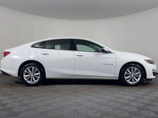 Summit White 2024 Chevrolet Malibu 1LT