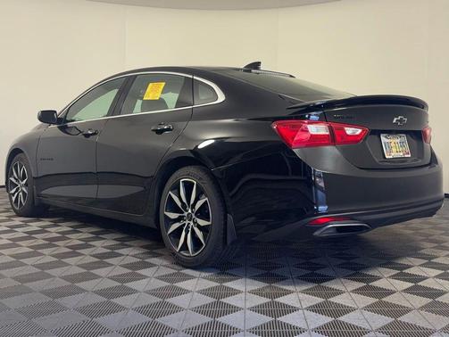 Mosaic Black Metallic 2020 Chevrolet Malibu FWD RS