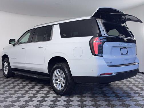 Summit White 2026 Chevrolet Suburban LT