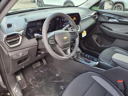 Mosaic Black Metallic 2026 Chevrolet Trailblazer LS