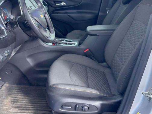 Silver Ice Metallic 2020 Chevrolet Equinox 1LT