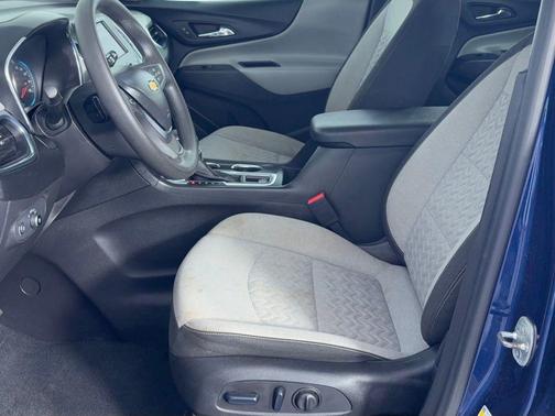 Blue Glow Metallic 2023 Chevrolet Equinox LS