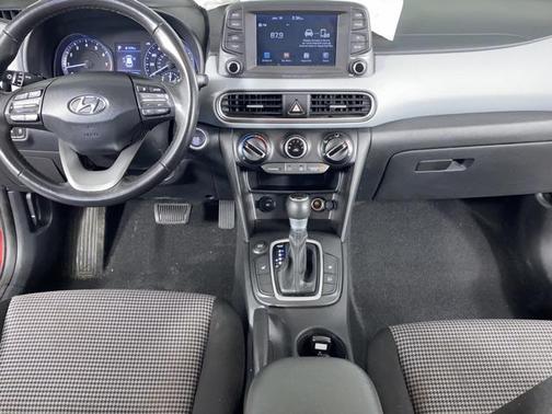 2021 Hyundai KONA SEL