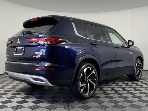 2023 Mitsubishi Outlander PHEV SE S-AWC