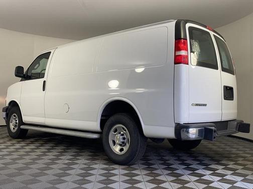 2022 Chevrolet Express 2500 RWD 2500 Regular Wheelbase WT