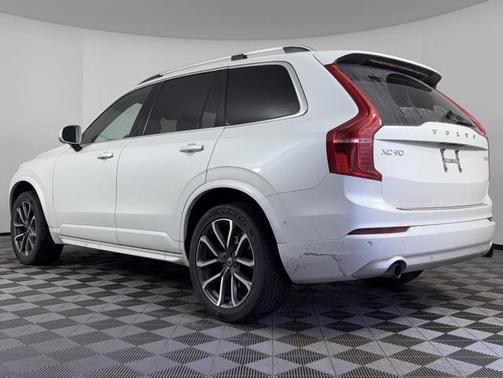 2018 Volvo XC90 T5 Momentum