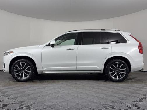 2018 Volvo XC90 T5 Momentum