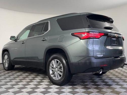 Silver Sage Metallic 2023 Chevrolet Traverse LT Cloth